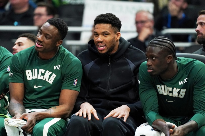 开云体育入口-Shams：字母哥目标是三兄弟一起登场 创NBA历史！